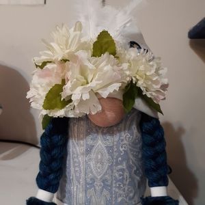 Flower girl gnome